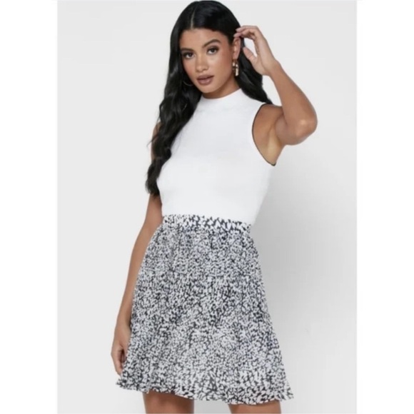 TED BAKER YONDIA SLEEVELESS FLORAL FIT & FLARE PLEATED US 10 OR TED SZ 3 - Picture 4 of 14